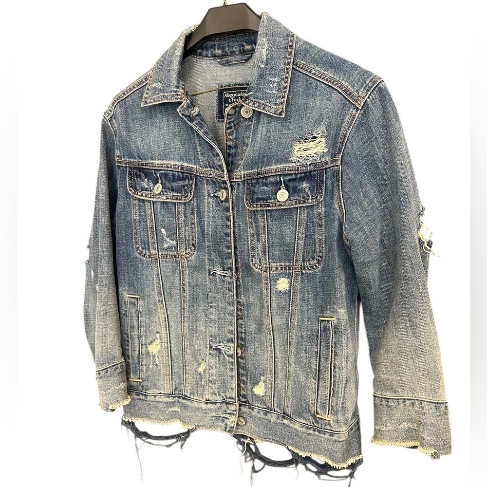 Abercrombie & Fitch S oversized Distressed trucker Denim Jacket excellent condit